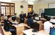Phó Tổng Cục trưởng Cao Văn Sâm kiểm tra công tác tổ chức đánh giá TOEIC, IC3 đối với giáo viên và học sinh sinh viên tại Trường Cao đẳng nghề Cơ điện Hà Nội